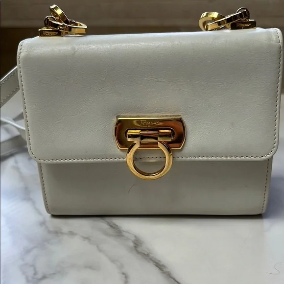 Salvatore Ferragamo White and Gold Crossbody Bag with leather strap - Picture 2 of 8